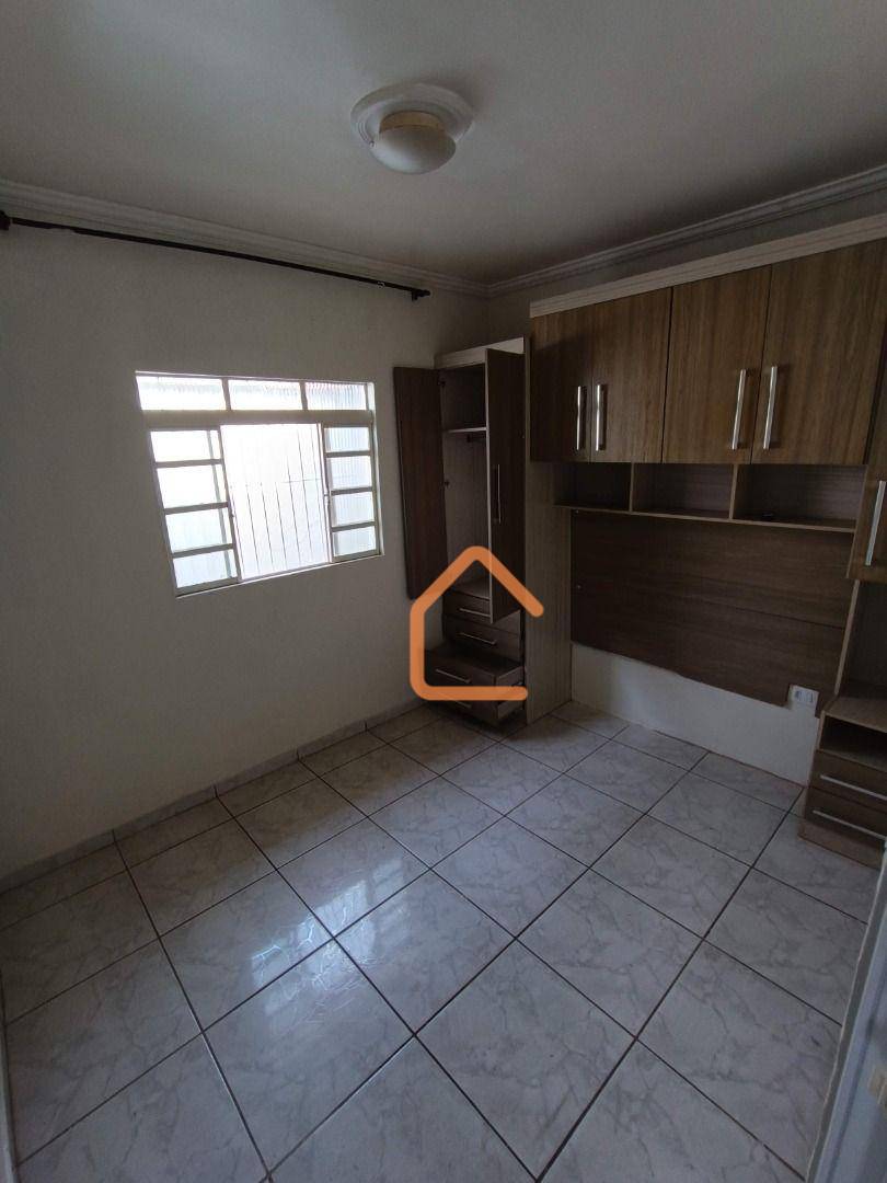 Casa à venda com 4 quartos, 120m² - Foto 9