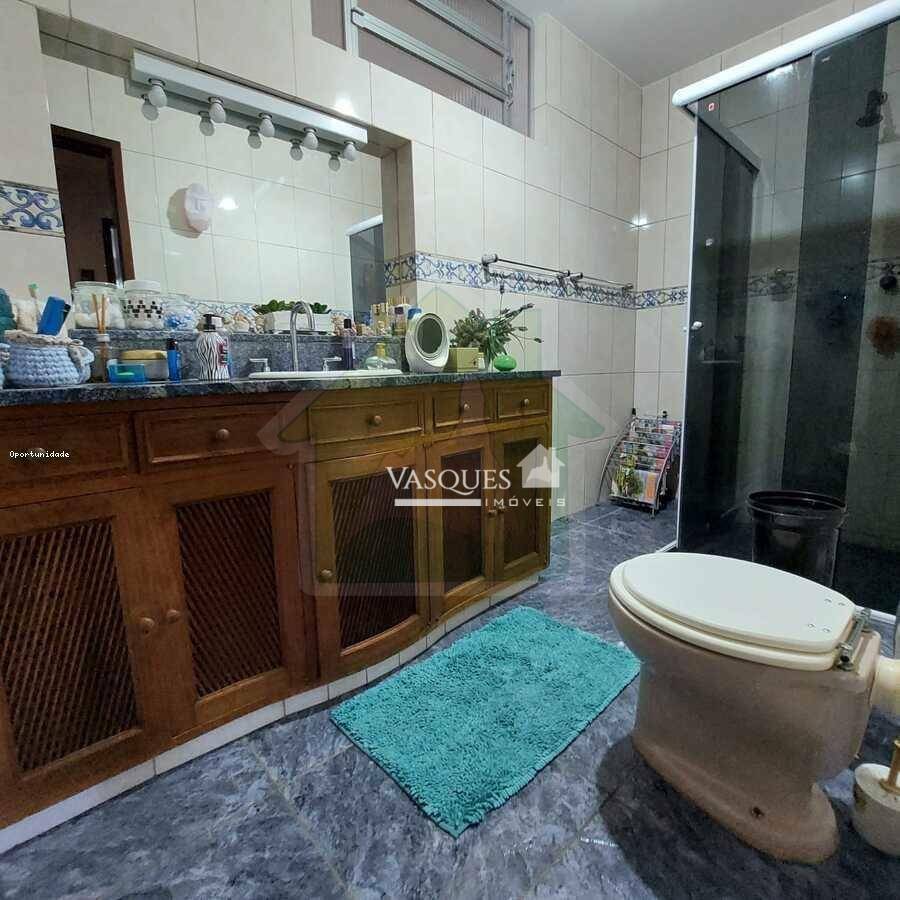 Casa à venda com 3 quartos, 316m² - Foto 11