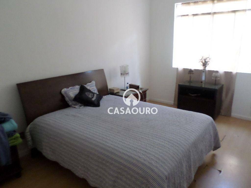 Casa à venda com 4 quartos, 300m² - Foto 14