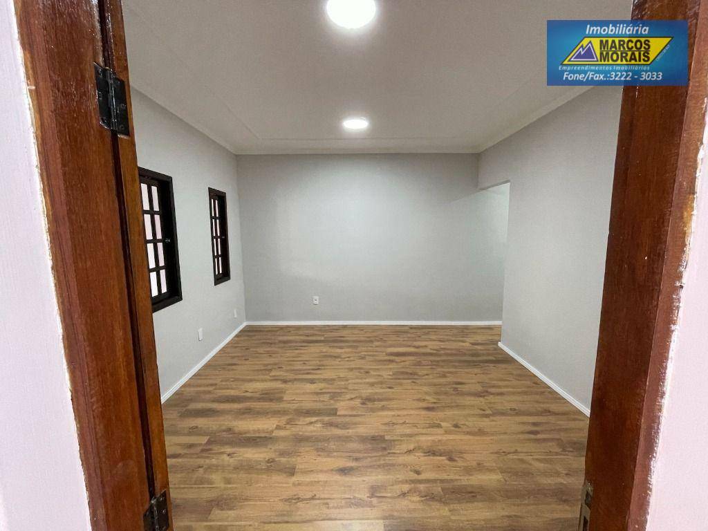 Casa à venda com 3 quartos, 128m² - Foto 13