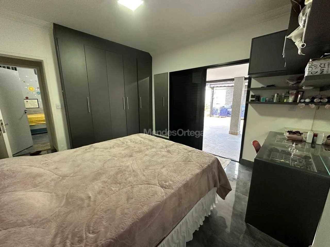 Casa à venda e aluguel com 3 quartos, 310m² - Foto 10