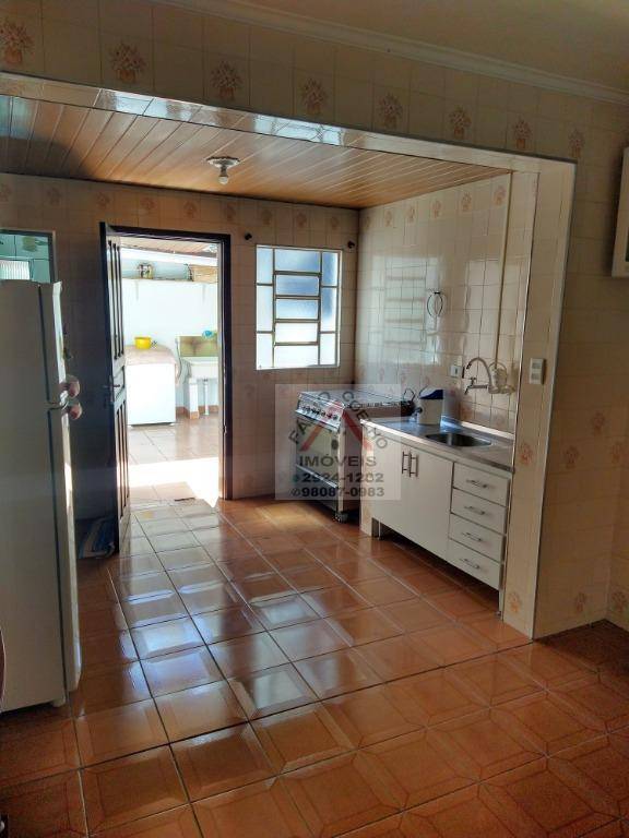 Sobrado à venda com 2 quartos, 65m² - Foto 1