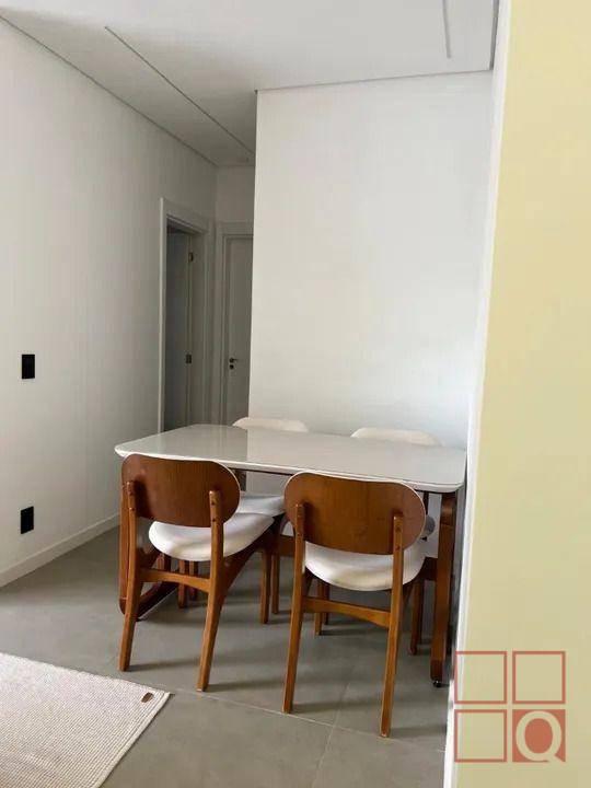 Apartamento à venda com 2 quartos, 62m² - Foto 12