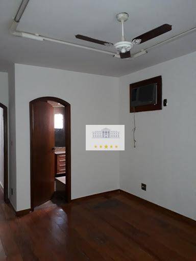 Casa para alugar com 5 quartos, 400m² - Foto 9