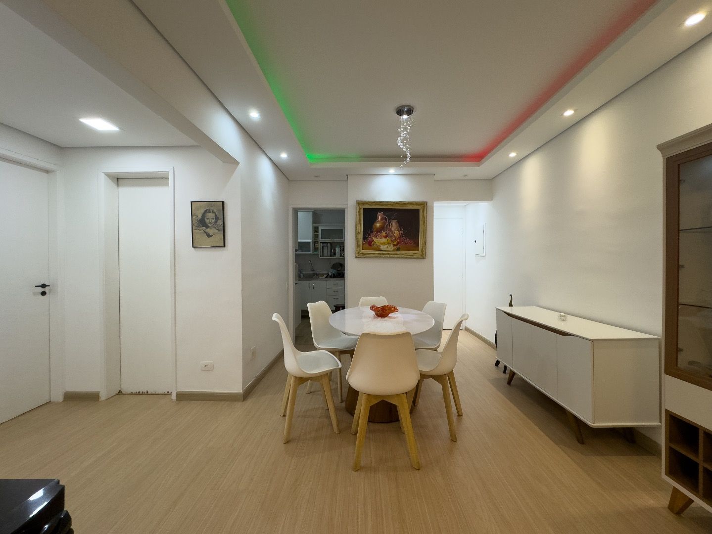 Apartamento à venda com 3 quartos, 100m² - Foto 4