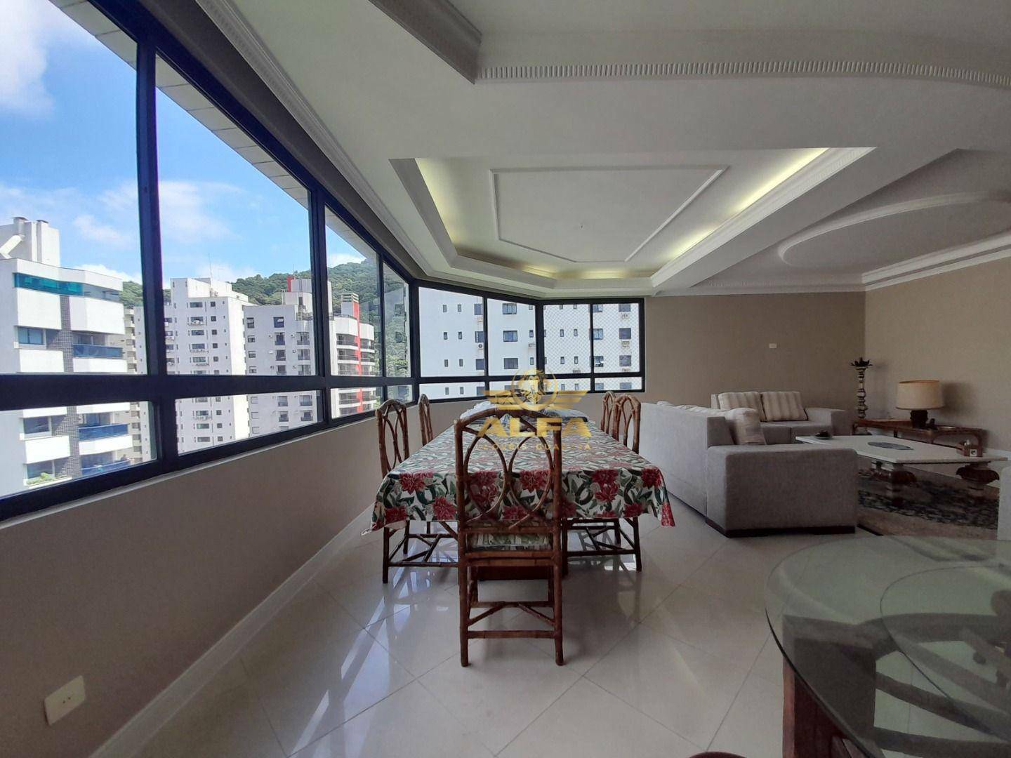 Apartamento à venda com 3 quartos, 190m² - Foto 2