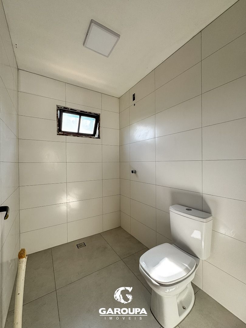 Casa à venda com 2 quartos, 70m² - Foto 13