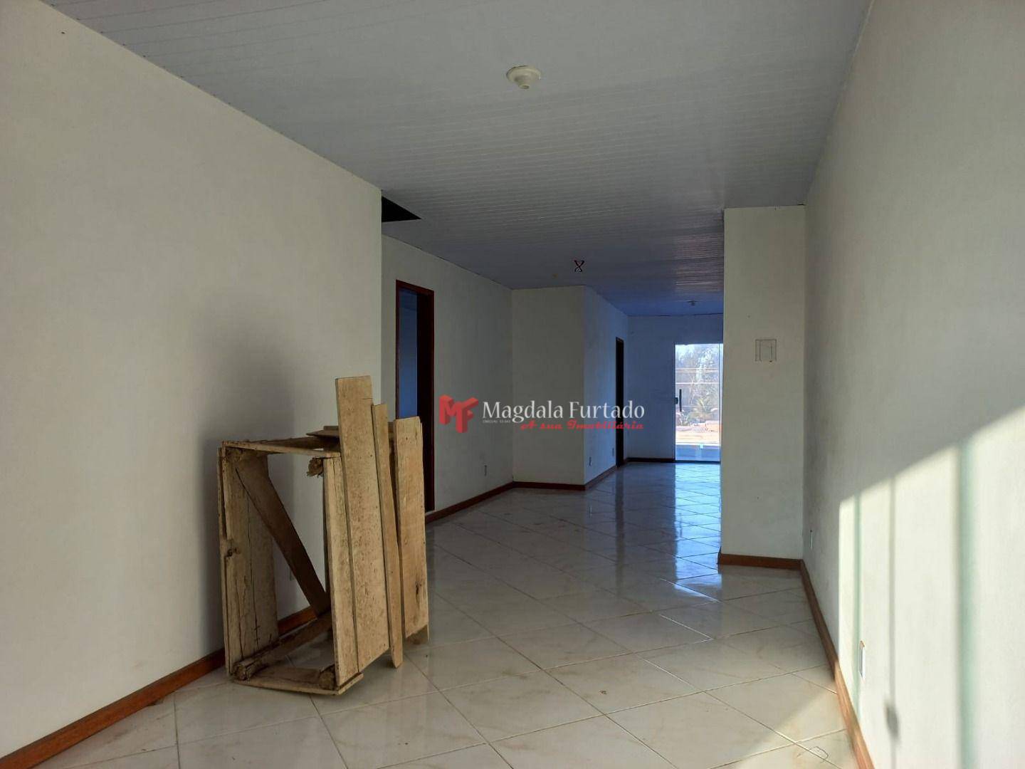 Casa à venda com 3 quartos, 98m² - Foto 4