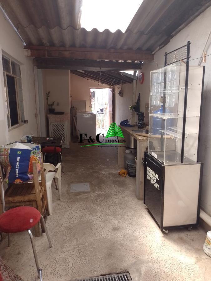 Casa à venda com 3 quartos, 250m² - Foto 8