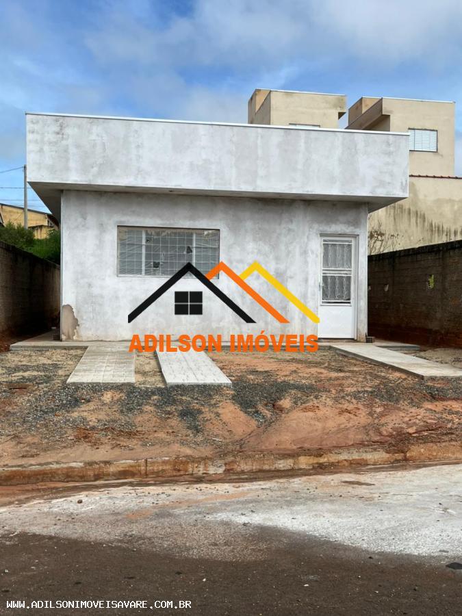 Casa à venda com 2 quartos, 180m² - Foto 1