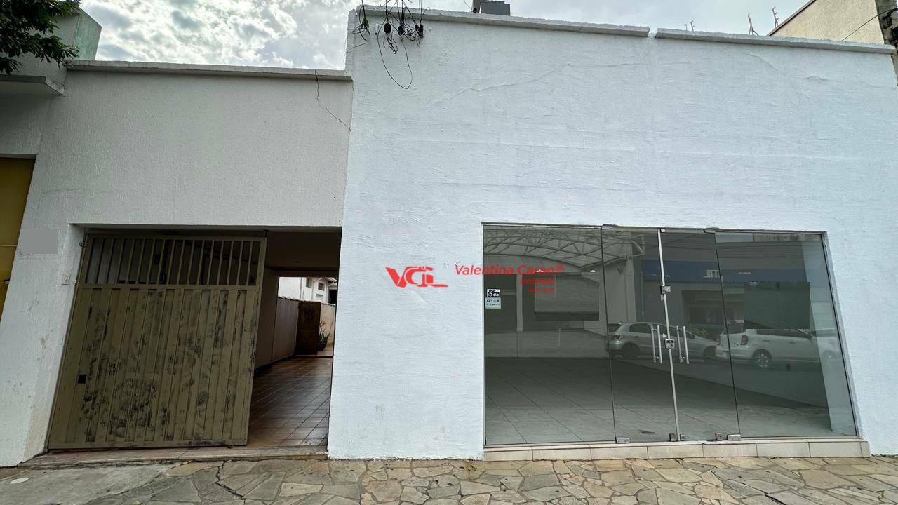 Casa à venda com 4 quartos, 220m² - Foto 1