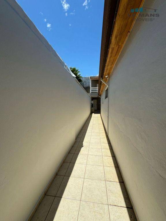 Casa à venda com 3 quartos, 200m² - Foto 14