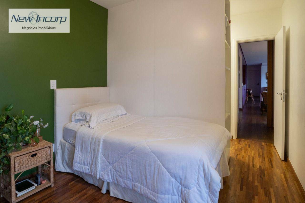 Apartamento à venda com 7 quartos, 238m² - Foto 24