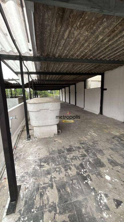 Casa para alugar com 2 quartos, 250m² - Foto 25