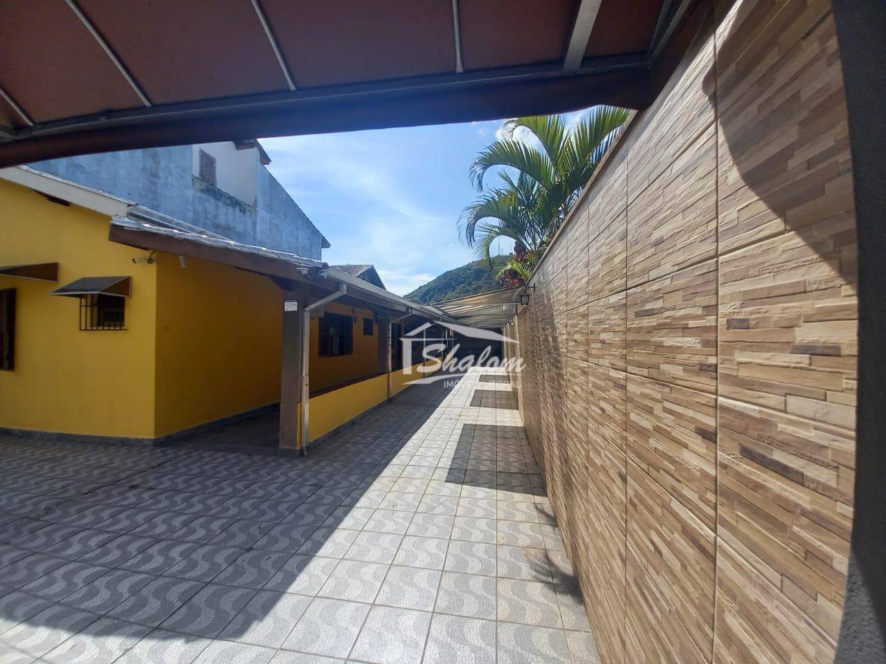 Casa à venda com 2 quartos, 160m² - Foto 2