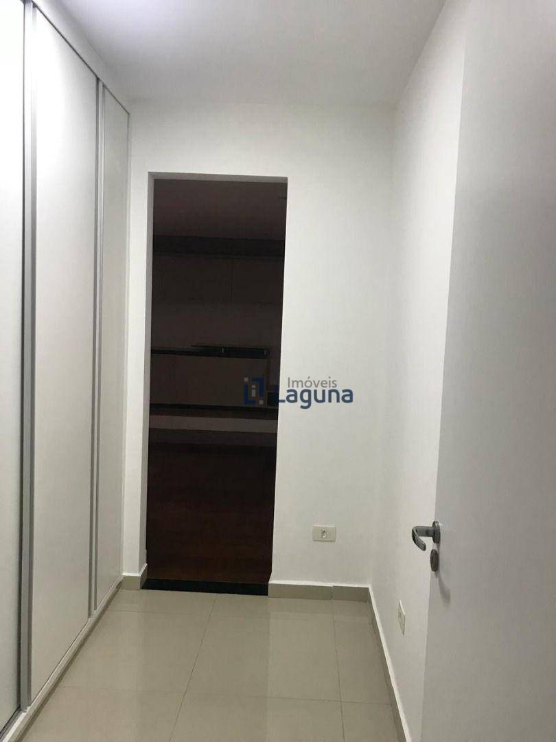 Apartamento para alugar com 3 quartos, 120m² - Foto 20