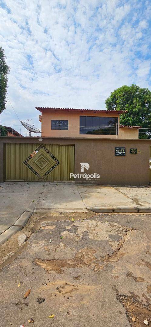 Sobrado à venda com 6 quartos, 245m² - Foto 1