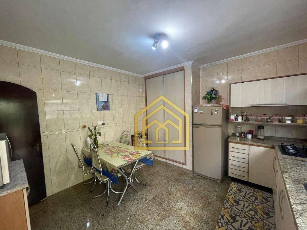 Sobrado à venda com 3 quartos, 253m² - Foto 41