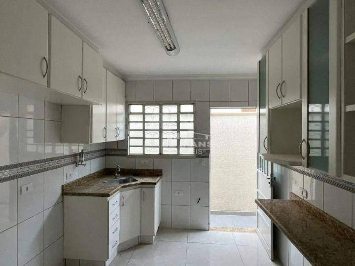 Casa para alugar com 3 quartos, 100m² - Foto 6