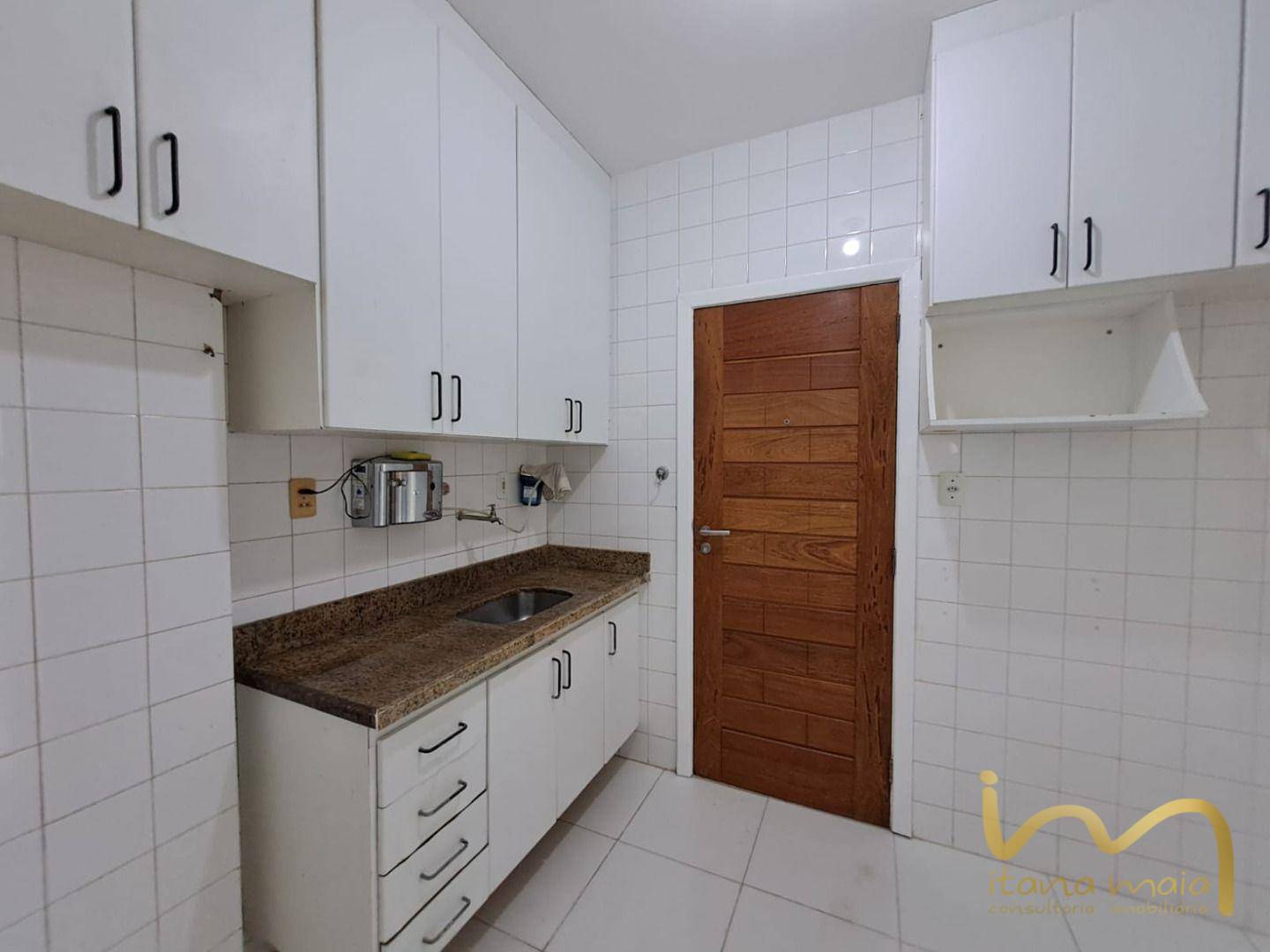 Apartamento à venda com 2 quartos, 70m² - Foto 28