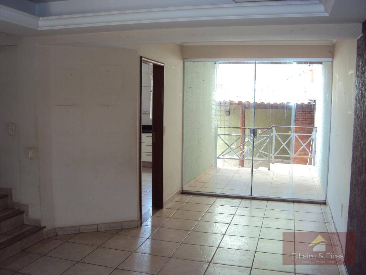 Sobrado à venda com 3 quartos, 200m² - Foto 3