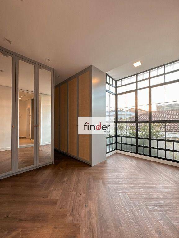 Casa à venda com 3 quartos, 219m² - Foto 14