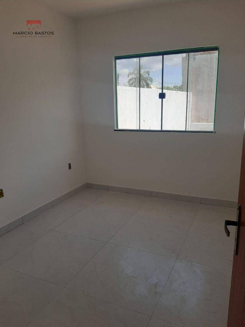 Casa à venda com 3 quartos, 108m² - Foto 11