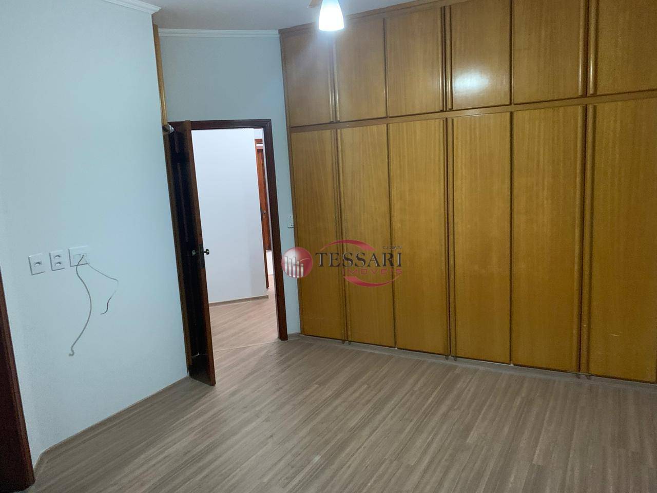 Casa à venda e aluguel com 2 quartos, 220m² - Foto 6