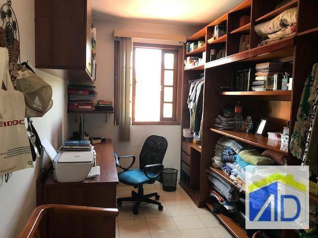 Casa de Condomínio à venda com 3 quartos, 320m² - Foto 35