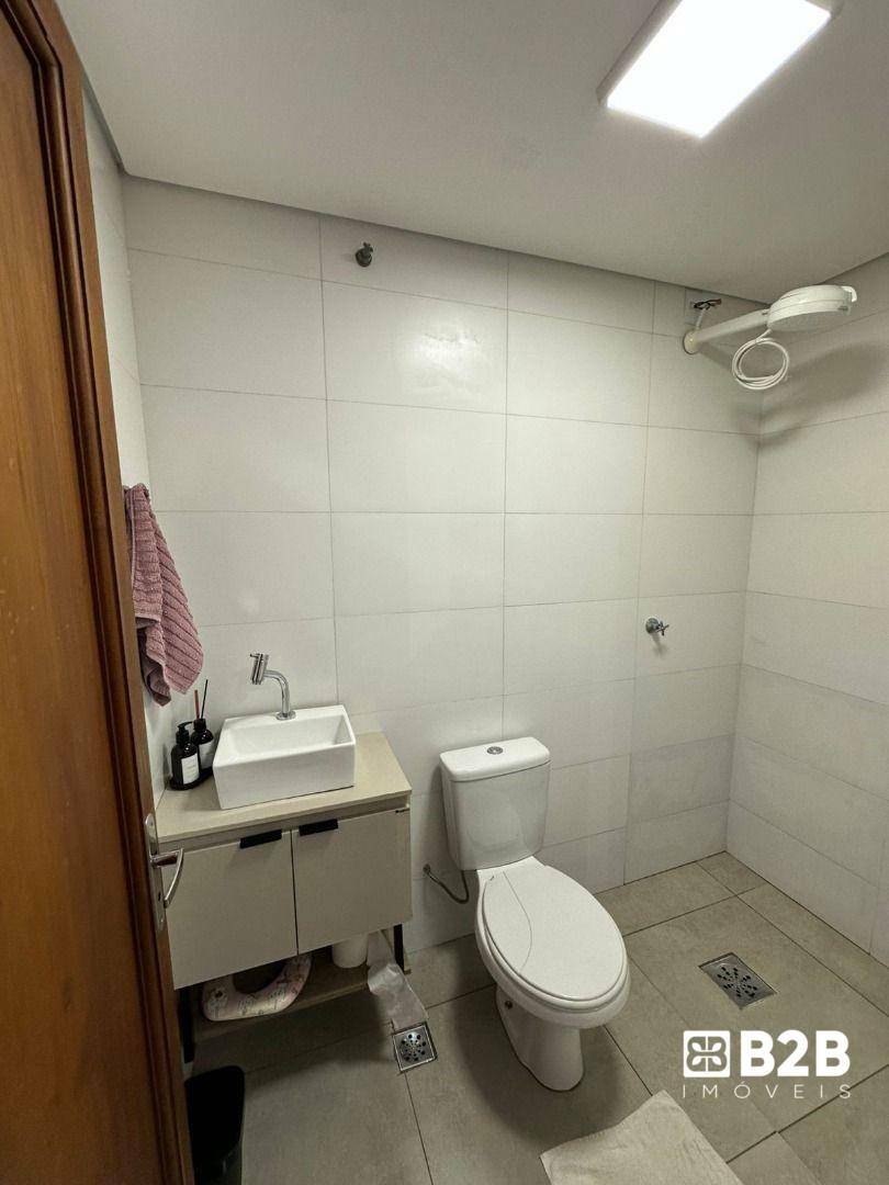 Casa à venda com 2 quartos, 120m² - Foto 2