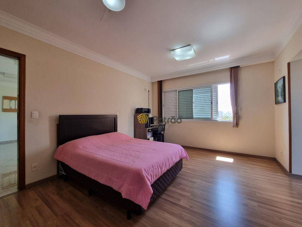 Sobrado à venda com 3 quartos, 550m² - Foto 33