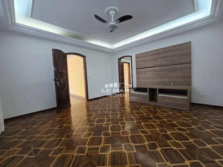 Casa, 3 quartos, 310 m² - Foto 1