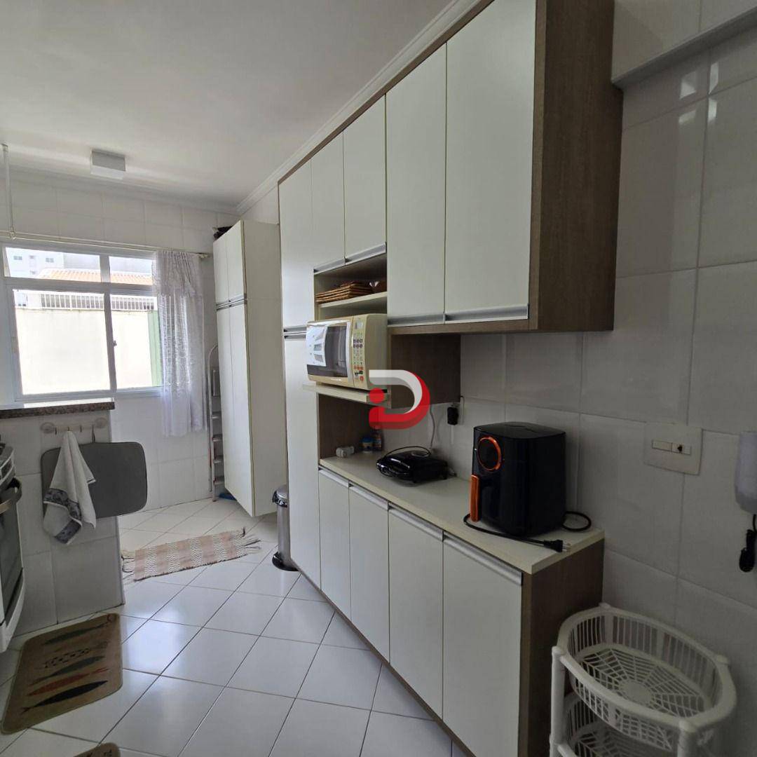 Apartamento à venda com 3 quartos, 114m² - Foto 11