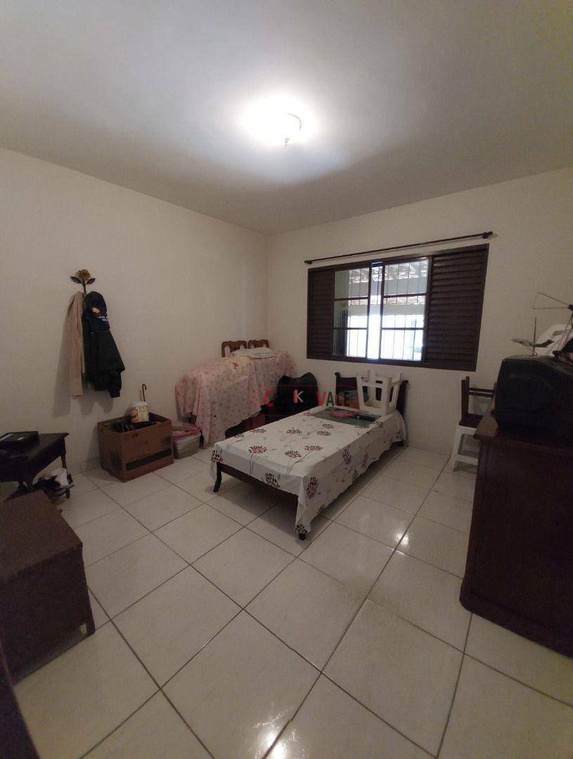 Casa à venda com 4 quartos, 210m² - Foto 9