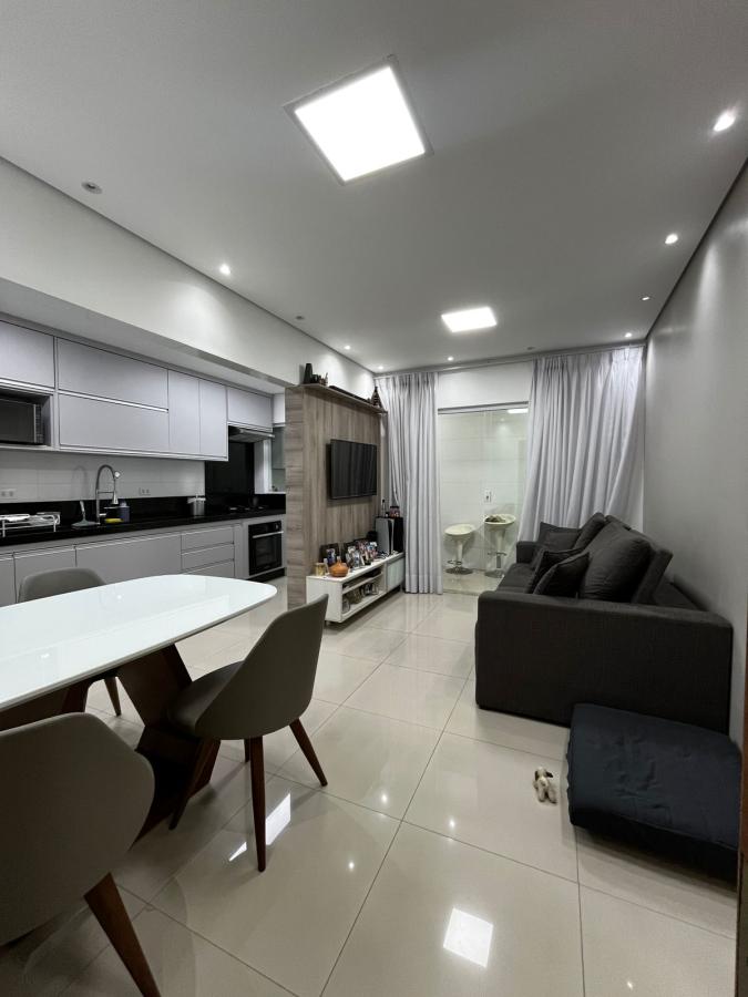 Apartamento à venda com 3 quartos, 76m² - Foto 2