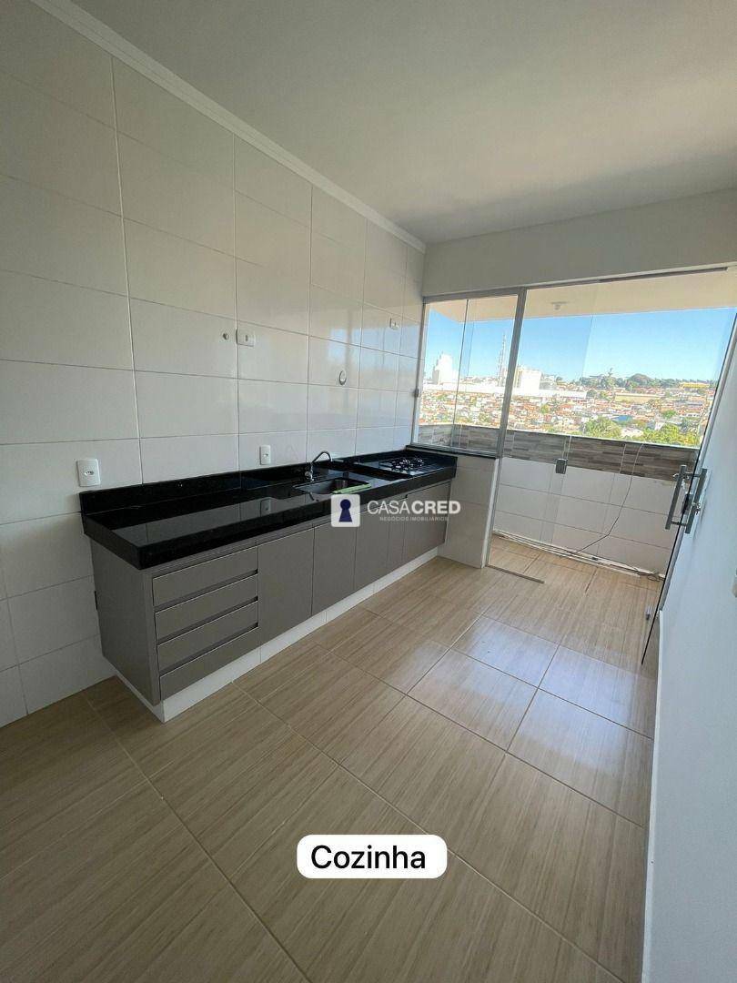 Apartamento à venda com 2 quartos, 65m² - Foto 1