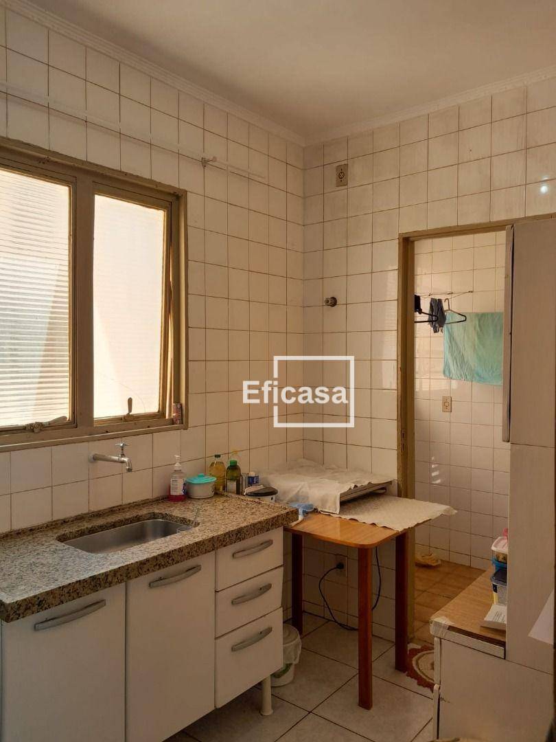 Apartamento à venda com 2 quartos, 70m² - Foto 4