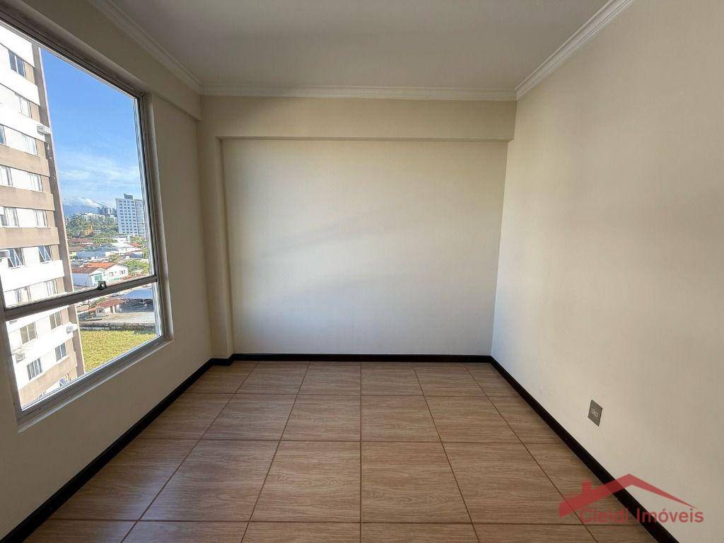 Apartamento para alugar com 3 quartos, 122m² - Foto 19