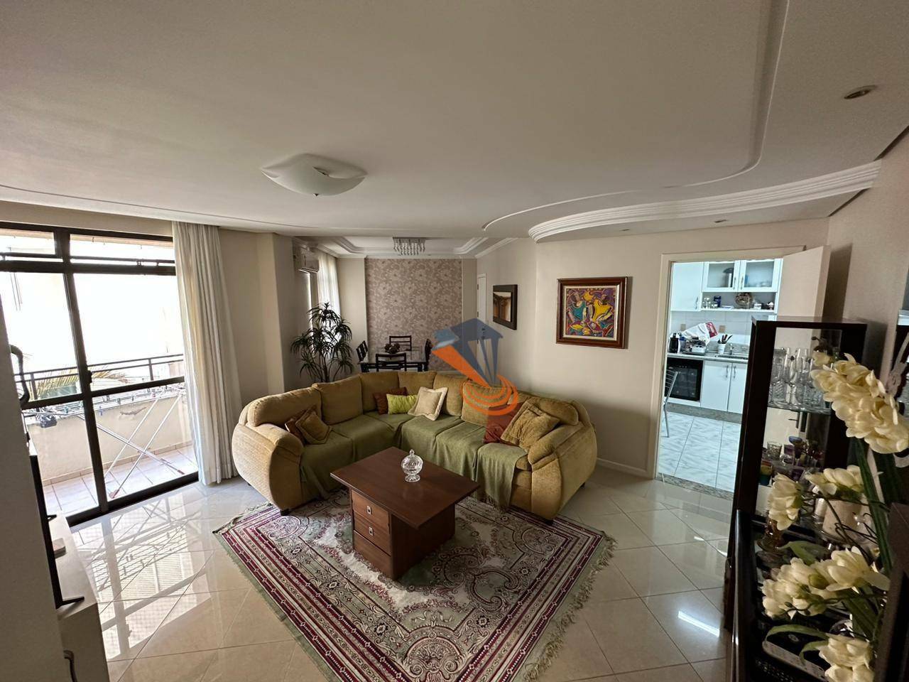 Apartamento à venda com 3 quartos, 119m² - Foto 2