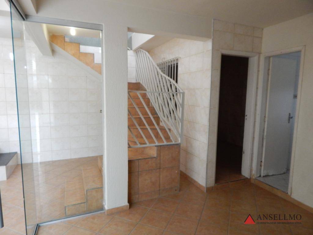 Casa para alugar com 4 quartos, 270m² - Foto 35