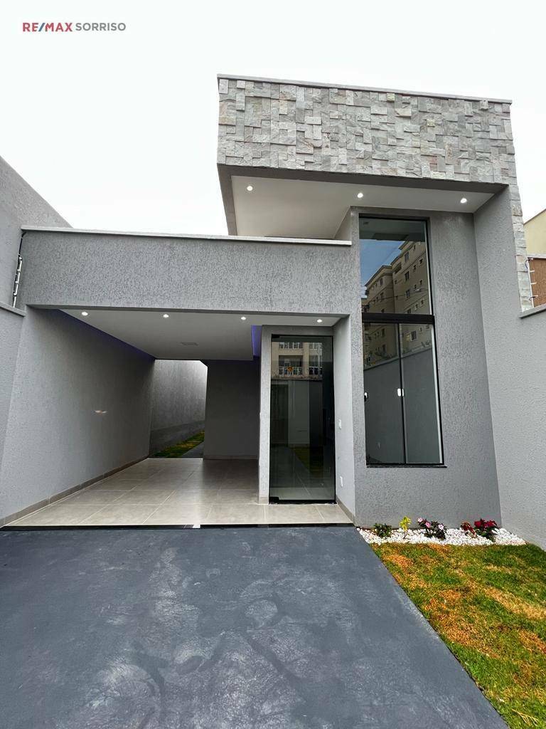 Casa à venda com 3 quartos, 116m² - Foto 1