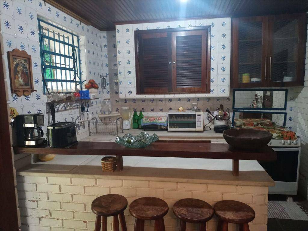 Casa de Condomínio à venda com 4 quartos, 250m² - Foto 9