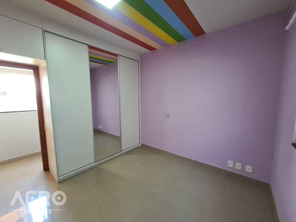 Casa de Condomínio à venda e aluguel com 3 quartos, 210m² - Foto 23