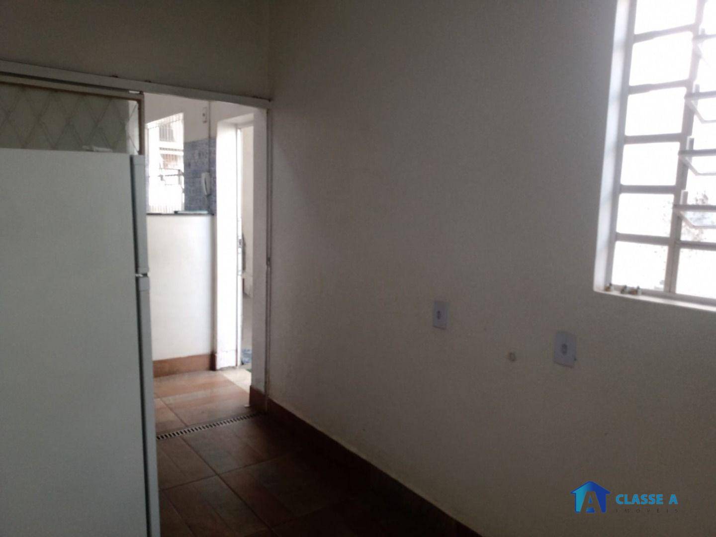 Casa à venda com 5 quartos, 209m² - Foto 37