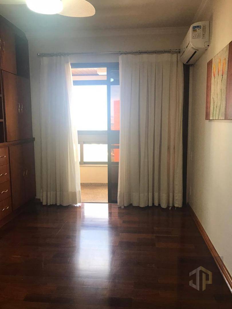 Apartamento à venda com 3 quartos, 213m² - Foto 30