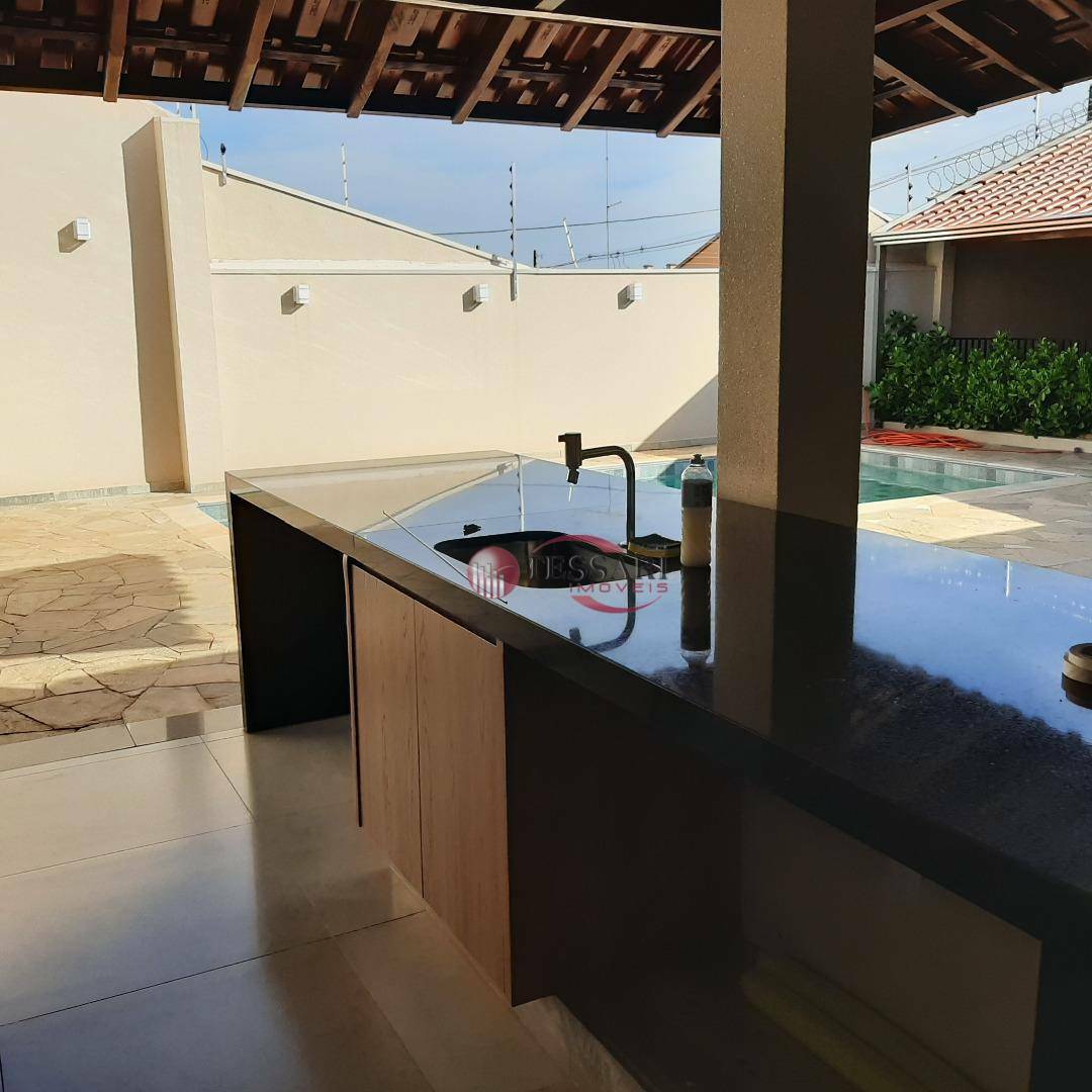 Casa à venda com 3 quartos, 330m² - Foto 19