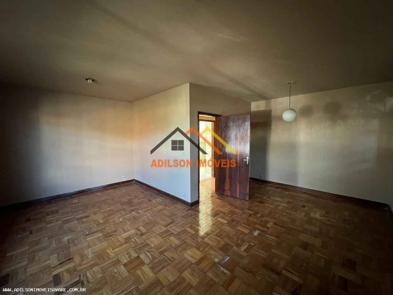 Casa, 4 quartos, 230 m² - Foto 1