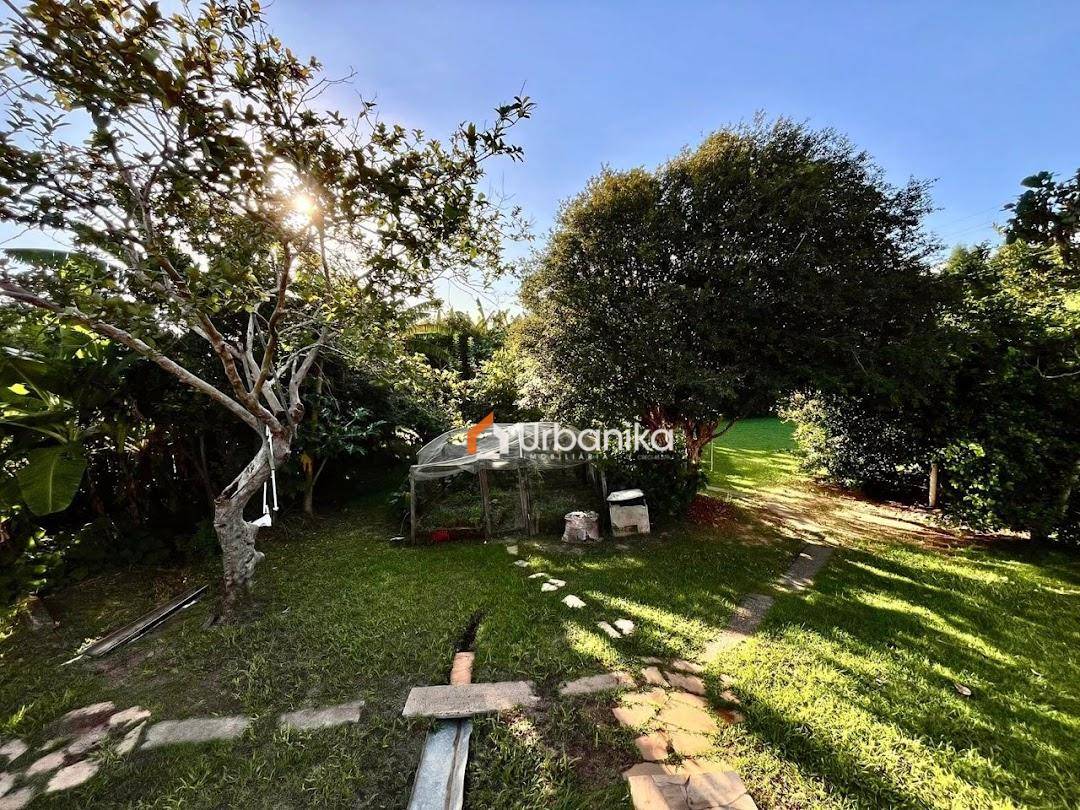 Chácara, 3 quartos, 1212 m² - Foto 1