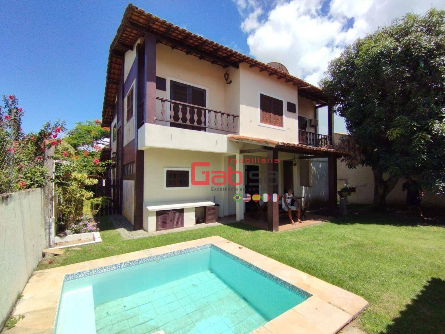 Casa à venda com 4 quartos, 180m² - Foto 1