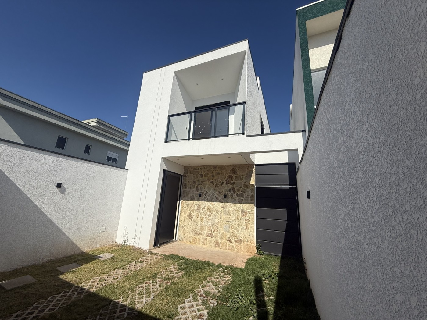 Casa à venda com 3 quartos, 123m² - Foto 2
